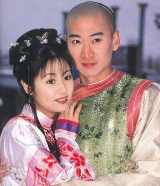 風光時是姐妹,潦倒時變仇人?這8對藝人的塑膠友誼讓人大跌眼鏡 風光時是姐妹,潦倒時變仇人?這8對藝人的塑膠友誼讓人大跌眼鏡