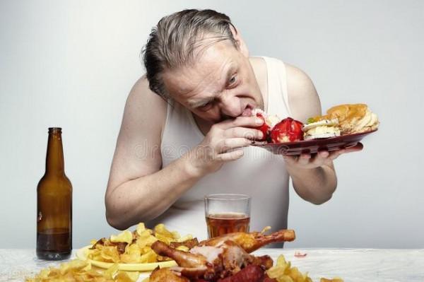 可以透過少量多餐來緩解胃脹氣