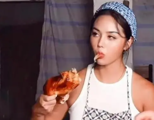 現代版孫二孃胡鬧鬧：全網最彪悍的村婦，回懟網友：有團隊咋了？