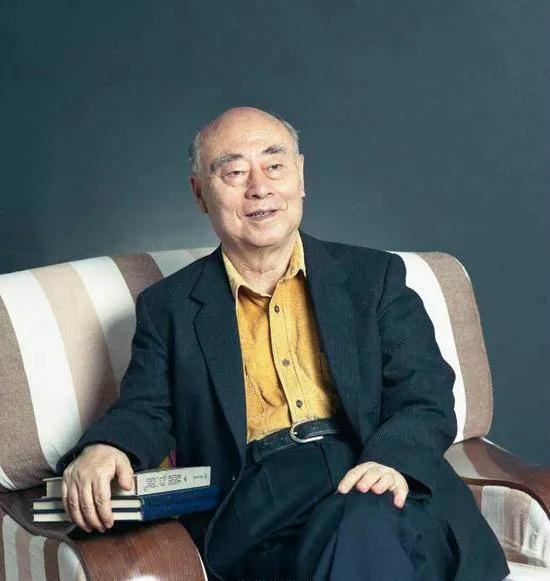 錢學森和楊振寧誰的貢獻大?哪個是你更喜歡的的科學家? 錢學森和楊振寧誰的貢獻大?哪個是你更喜歡的的科學家?