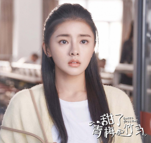 和郭富城傳過緋聞，演過《美人魚》，她還是陳鈺琪版《倚天》小昭