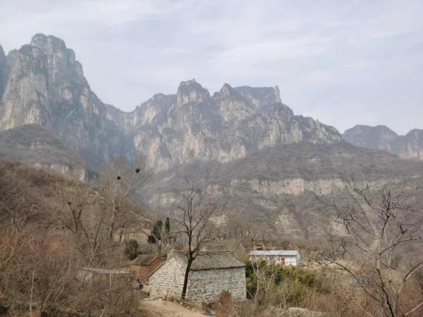 徒步白雲寺渡槽一一絕壁大梯一一上白雲一一白雲寺 徒步白雲寺渡槽一一絕壁大梯一一上白雲一一白雲寺