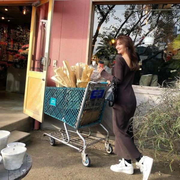 這對母女的顏值、身材和衣品都太絕了！基因實在強大&hellip;