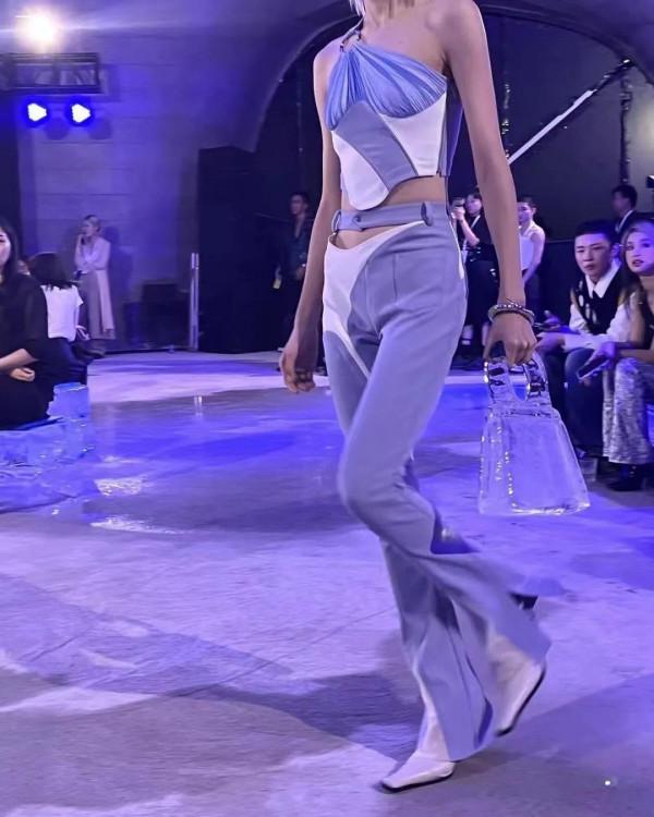 沒想到，這次的上海時裝週在外網火了