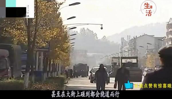 拋妻棄子15年，外面一個家還想回前妻子家，兒女：先離婚再復婚