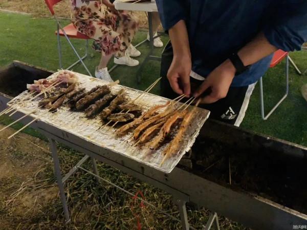 小夥花五六萬買裝備！最近不少年輕人入坑，有人卻說再也不想去了