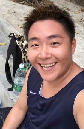 郝劭文：3歲出道10歲片酬千萬，身家卻被父母敗光，只能打工還債