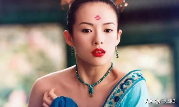 章子怡被曝吃空餉，而有些身價千萬的明星，卻領著3500元月薪