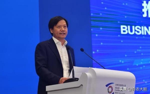 雷軍的傳奇人生，曾投資百萬卻輸得血本無歸，如今小米誰人不知