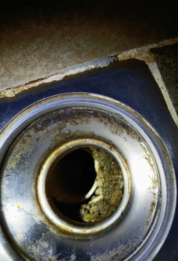 看到衛生間門口漏水，我發現這是無數中國家庭裝修的通病