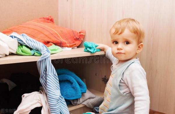 孩子一言不合發脾氣摔東西,不打不罵不哄,給他一個“概念”就好 孩子一言不合發脾氣摔東西,不打不罵不哄,給他一個“概念”就好