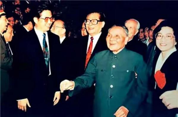 鄧小平重壓之下力挺李明瑞當總指揮