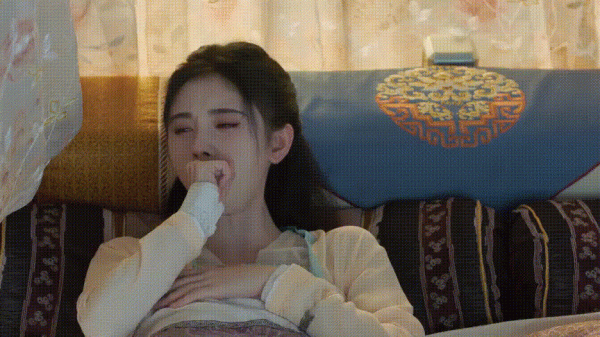 嘉南傳變成奇蹟暖暖？鞠婧禕還是萬年不變精修妝容，和劇目都不配