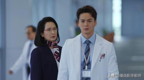 龔慈恩和羅子溢的故事，《星空下的仁醫》很高明的懸念預置