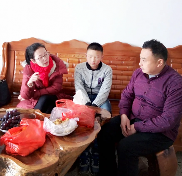 瑞金一美女老師：“未來很長，我得更努力才行”