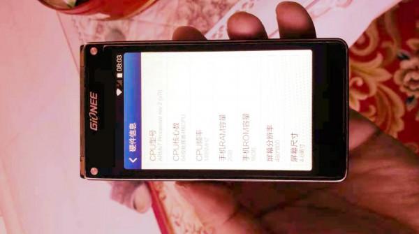 內外設定精緻雙螢幕，二手金立w900體驗，國產翻蓋手機中的貴族