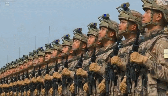 為什麼總感覺美國大兵在戰爭時候都愛戴著墨鏡打仗,耍酷的嗎? 為什麼總感覺美國大兵在戰爭時候都愛戴著墨鏡打仗,耍酷的嗎?