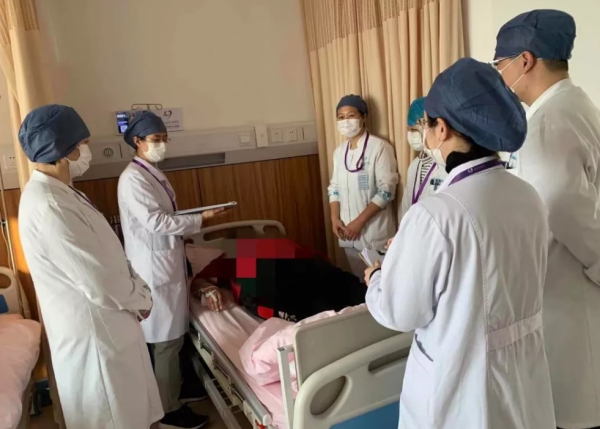 18歲少年突然失語，原是長期治病服藥導致罕見性腦病