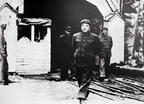 1947年馬家軍一團長被俘，彭老總不但放他，還送他一匹馬回家