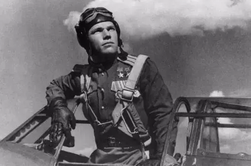 美軍飛行員擊落一架運輸機，21名蘇軍當場犧牲，蘇聯：以血還血
