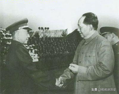看看都有哪些開國上將，有幸與主席同框，留下的珍貴合影