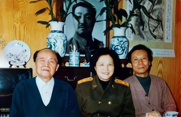 他曾是湖南省委書記，後任武警部隊總副政委，功勳卓越，活了88歲