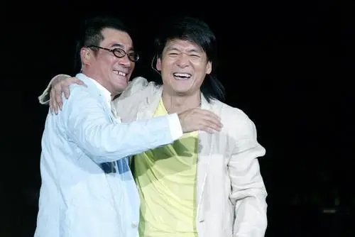 周華健:18歲與初戀失聯,25歲借錢娶外國女粉絲,相伴36年0緋聞 周華健:18歲與初戀失聯,25歲借錢娶外國女粉絲,相伴36年0緋聞