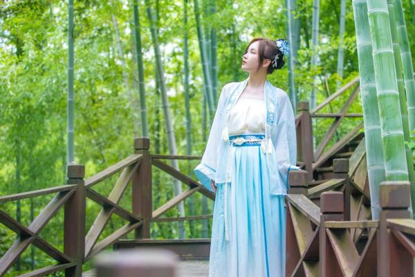 福利放送｜愛在巨石山，跨年迎接新春，穿漢服免費入園