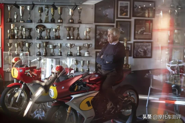 兩輪設計界的天花板！MV AGUSTA Superveloce Ago特別版