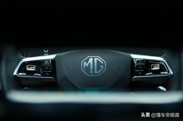 新車｜駕駛質感細膩，為年輕使用者而來！場地試駕名爵MG ONE