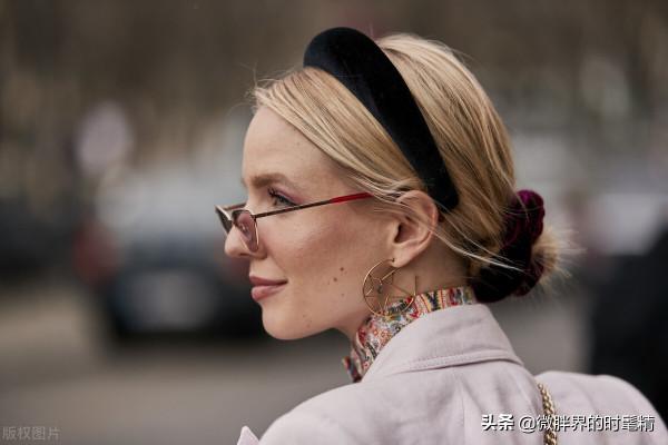 第一次看劉詩詩扎麻花辮,少女感“營業”的她,是被楊冪傳染了? 第一次看劉詩詩扎麻花辮,少女感“營業”的她,是被楊冪傳染了?