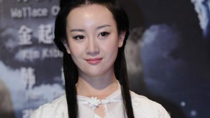 娛樂圈這8位女星被整容毀掉，有人臉僵如石，有的“堪比換頭”