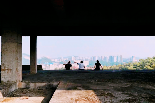 廣東這棟樓，本想建成地標建築，卻荒廢了20多年成爛尾