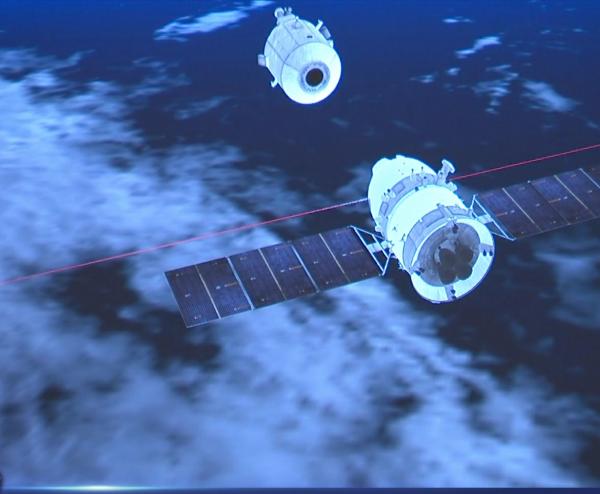 潔白的返回艙被大氣層燒成炭黑色，裡面的人會感到灼熱嗎？