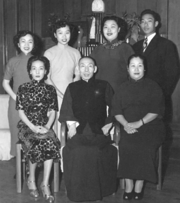 杜月笙去世只給孟小冬留2萬元,孟獨自在香港活26年,靠什麼謀生 杜月笙去世只給孟小冬留2萬元,孟獨自在香港活26年,靠什麼謀生