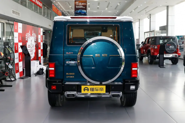 中大型硬派越野車SUV北京BJ80頂配比中配貴出5萬元 是否值得入手