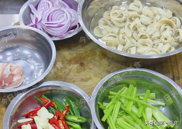 4道熱騰騰的乾鍋菜,有肉有菜,香辣開胃解饞,邊加熱邊吃真暖和 4道熱騰騰的乾鍋菜,有肉有菜,香辣開胃解饞,邊加熱邊吃真暖和