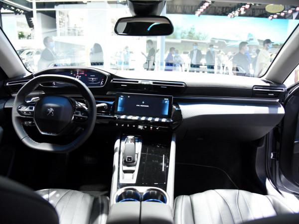 務實的代步選擇，法系浪漫，獠牙日行燈，實拍標緻508