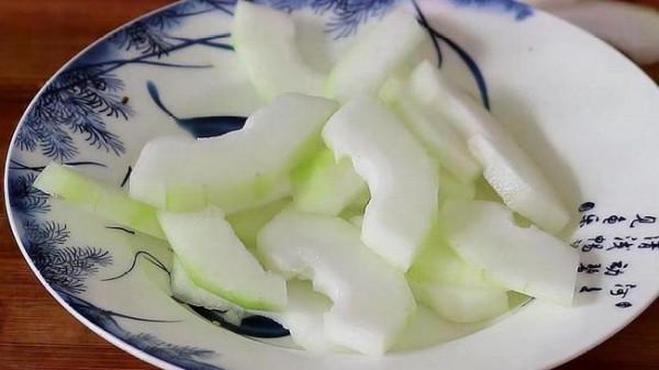 這5種廉價的蔬菜曬成幹，口感翻倍！放一年不壞，冬天燉肉特解饞