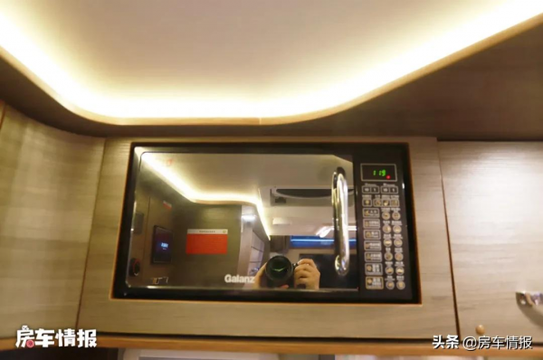 宇通娛樂版房車！首次用大客廳佈局，帶私人影院小孫子不會再無聊