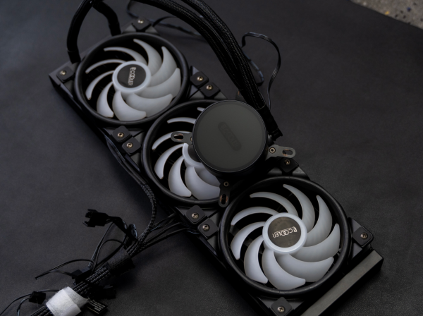 主流裝機個性之選，動力火車鈦3080 新品機箱評測