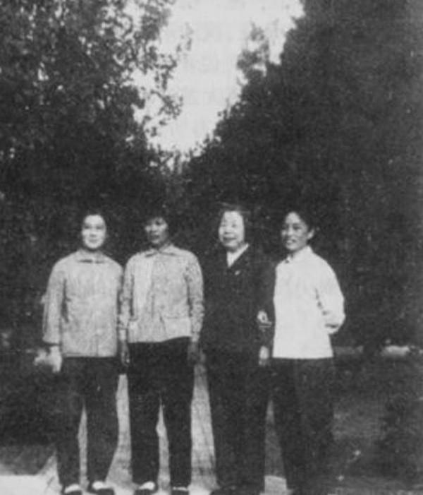 1976年，鄧穎超給河南一工人發急電，親自告知周恩來去世，為何？