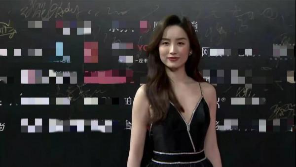 鳳凰網紅毯：奧運冠軍美過明星，李若彤瘦乾癟、袁冰妍撞臉趙麗穎