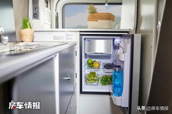 新款雷諾房車釋出，雙層設計住4人帶獨立廁所，30多萬價效比不錯