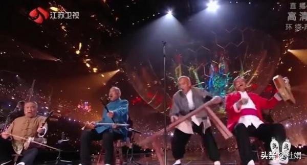 譚維維+鄧麗君這兩招太絕，跨年演唱會江蘇衛視這次又佔C位了