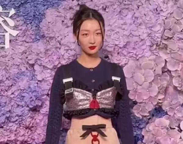 時尚盛宴紅毯！楊冪的身材絕了宋佳吃成包子臉，沒有比童瑤更敢穿