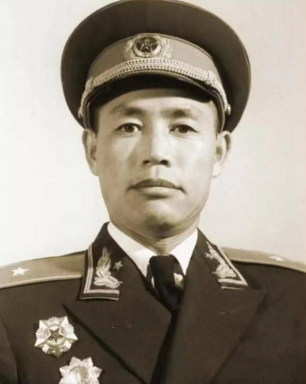 李奇微想用磁性戰術挫敗志願軍，結果鄧華提出顛覆性戰略取得勝利