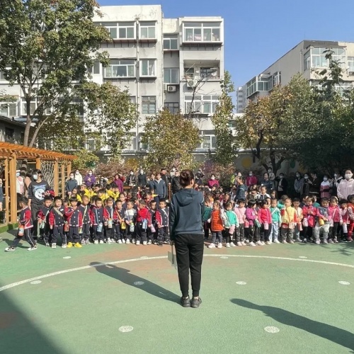 早操活力燃爆小宇宙,聽說爸爸媽媽也來圍觀啦 早操活力燃爆小宇宙,聽說爸爸媽媽也來圍觀啦