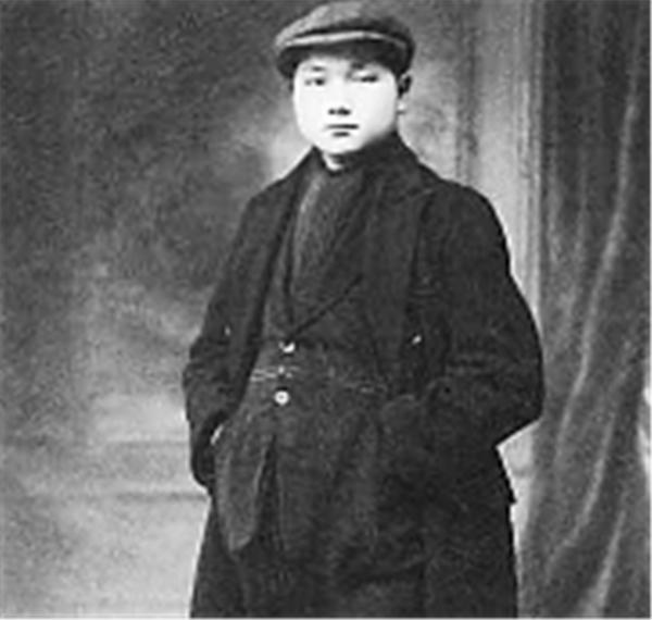 76年王震前去探望鄧小平，鄧小平連發幾問：葉劍英住哪裡？怎麼樣