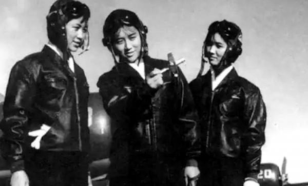 解放軍第一位女飛行員將軍，17歲入伍，24歲當機長，55歲授少將